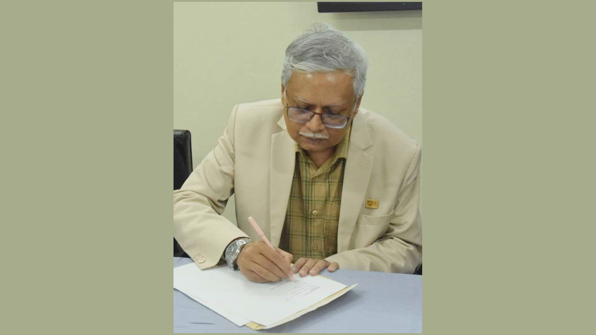 ডাকসু নির্বাচনের ফলাফল নিয়ে ফেসবুকে যা বললেন রাবি উপাচার্য